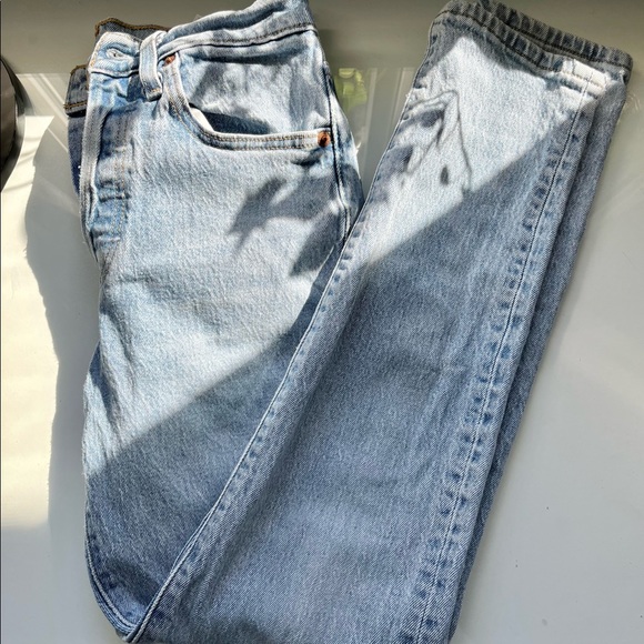 LEVIs Denim Jeans - Picture 3 of 4